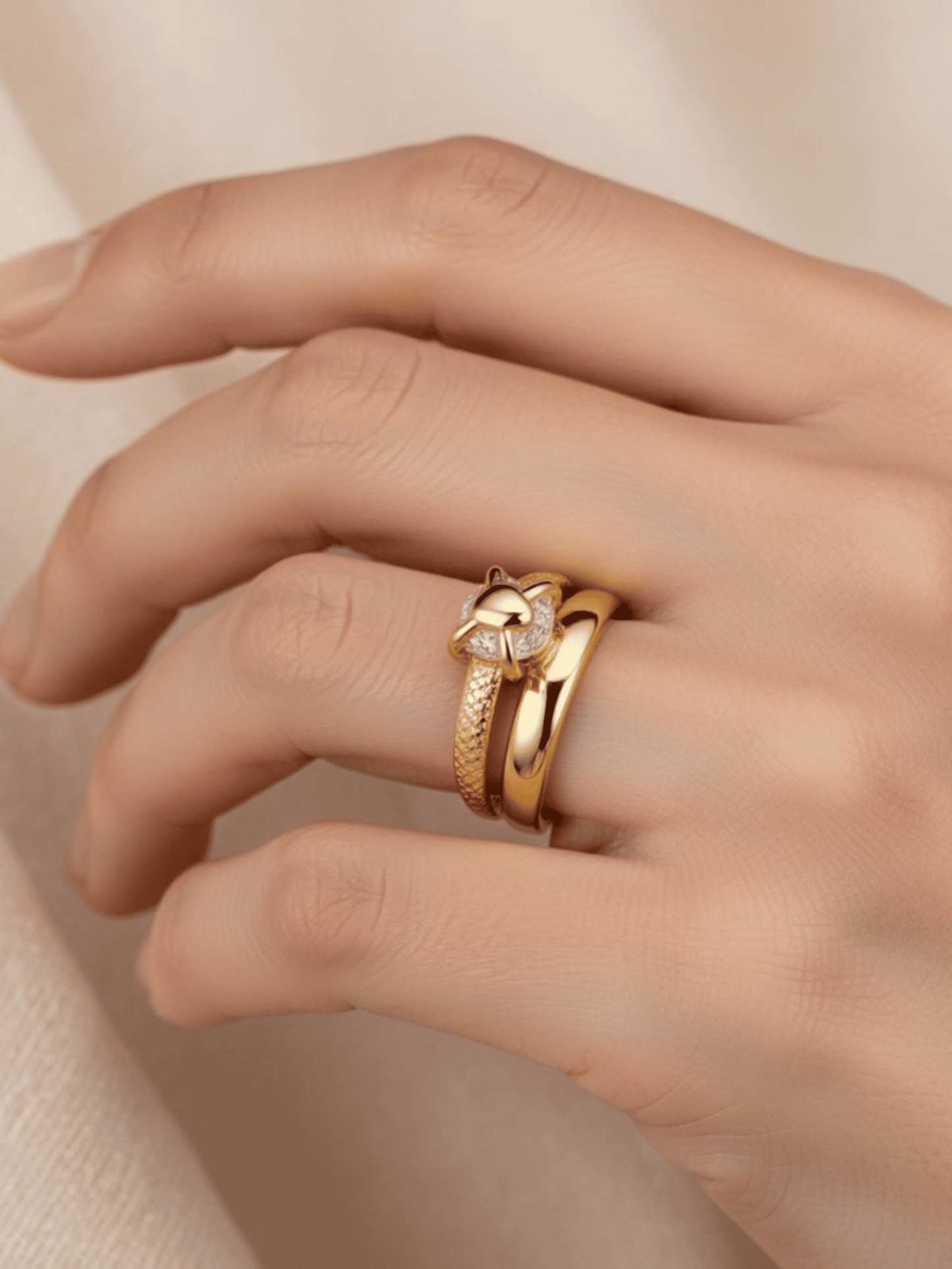 ANEL MAGESTIC | ACABAMENTO EM OURO